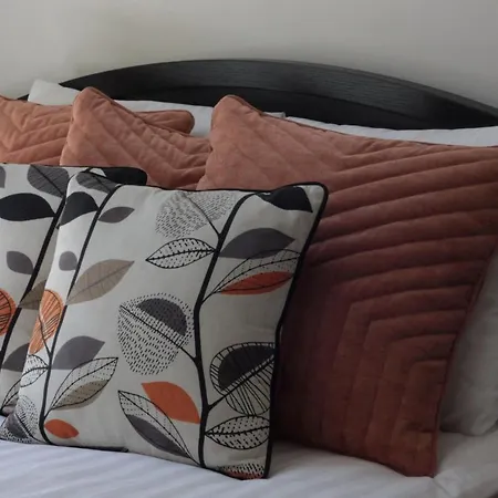 Modern Cozy 1br In Quiet Center Of Dzīvoklis Riga