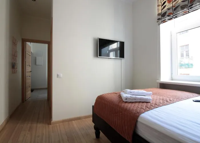 Modern Cozy 1br In Quiet Center Of