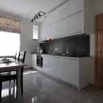 شقة Modern Cozy 1br In Quiet Center Of